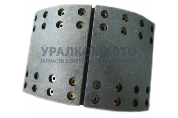 колодка тормозная задняя (32 отверстия) DONG FENG DZ9160340061